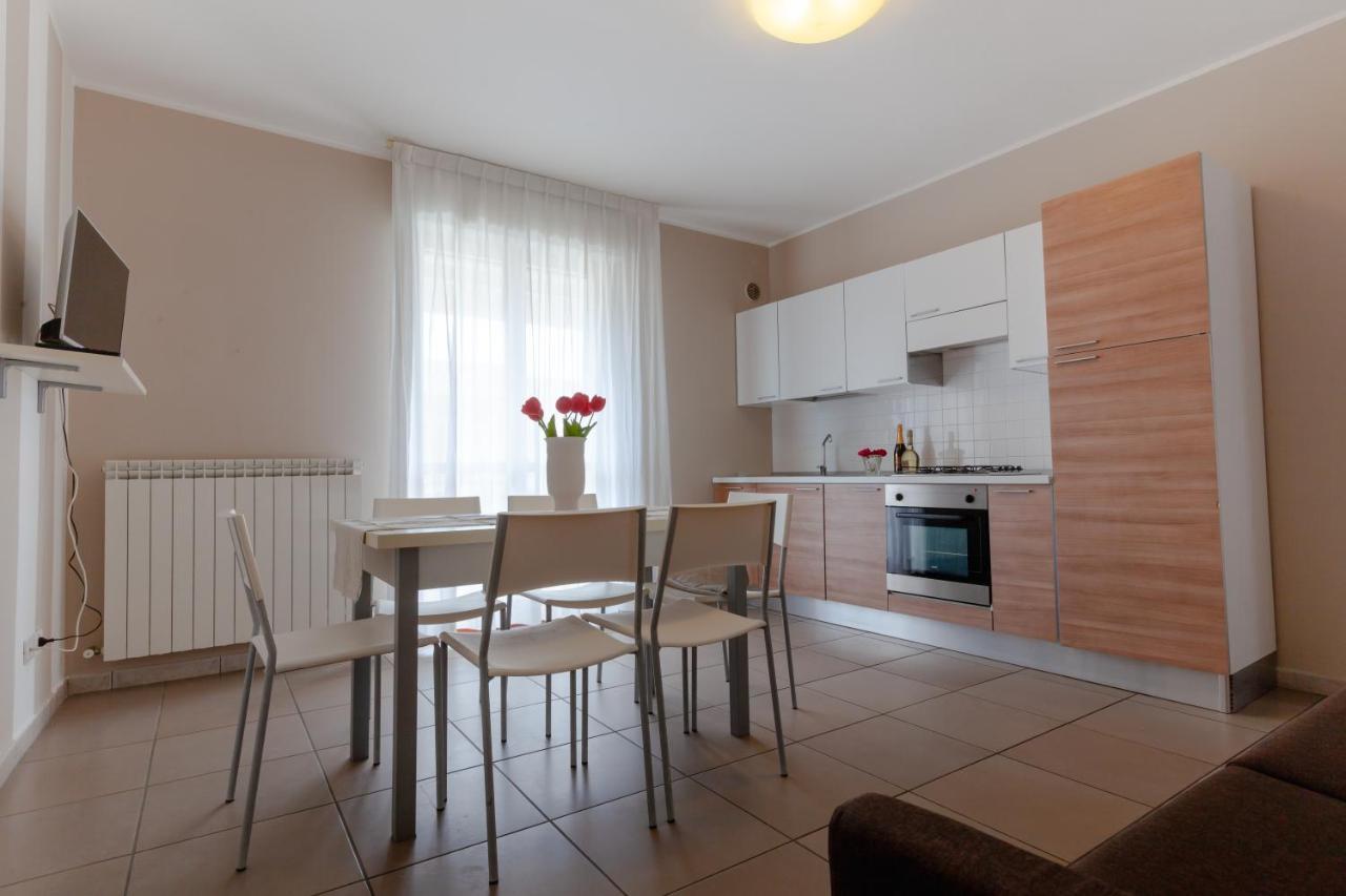 Holiday Club Residence Алба Адриатика Екстериор снимка