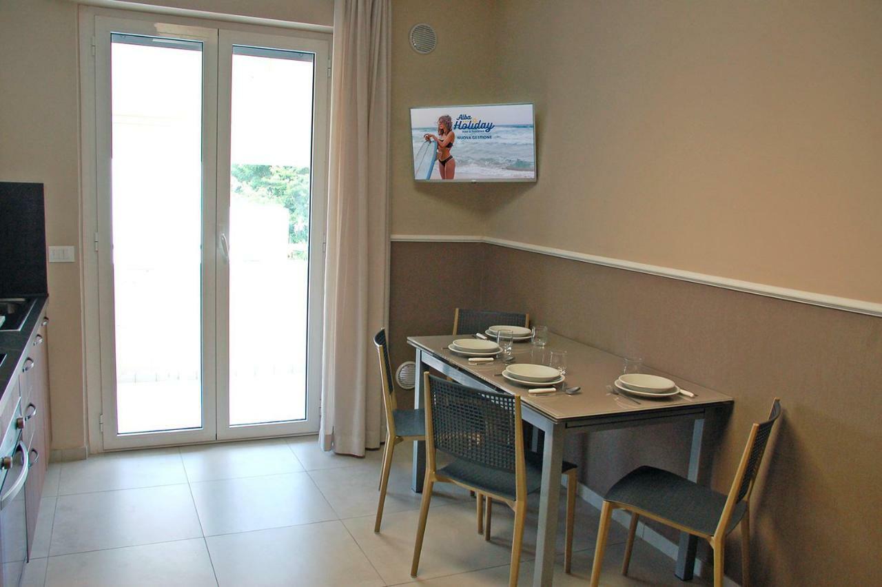 Holiday Club Residence Алба Адриатика Екстериор снимка